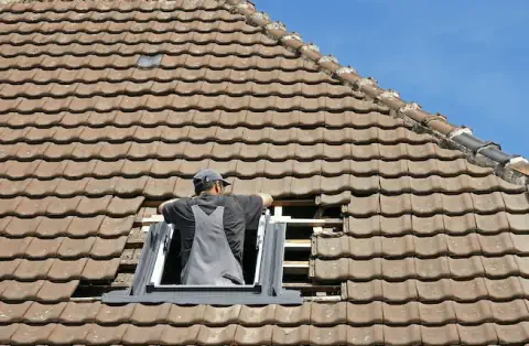 Pose de velux - Saint-Martin-la-Plaine